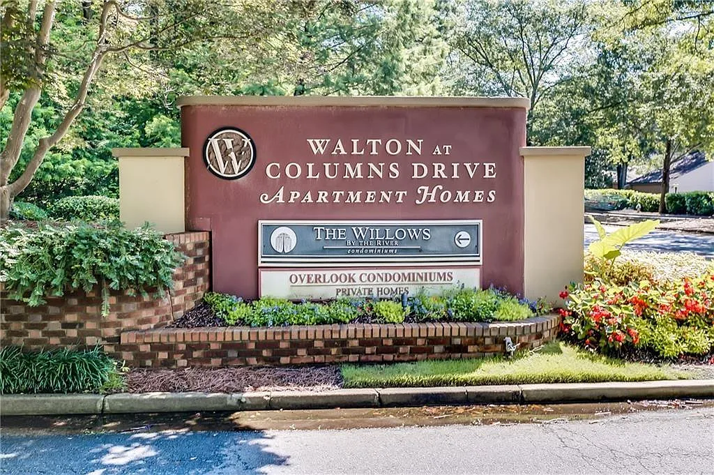 3 bed, 3.0 bath, 1245 sqft, $2,100 — Photo 3