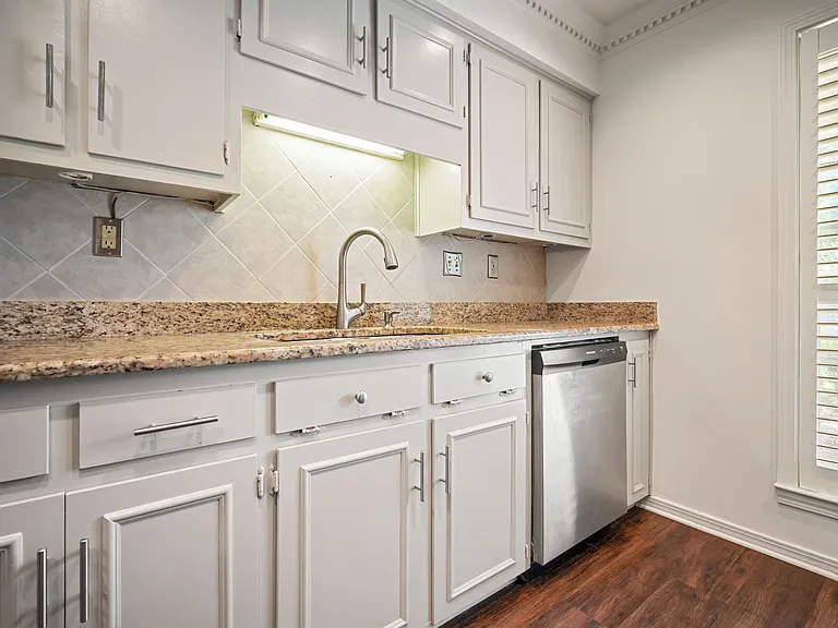 5609 Bentley Ct — Photo 11