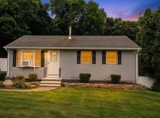 90 Nantucket Dr, Groton, CT 06355