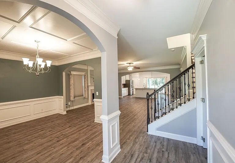 425 Wicklow Dr — Photo 4