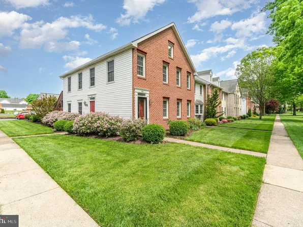 469 Delancey Ct, Mechanicsburg, PA 17055