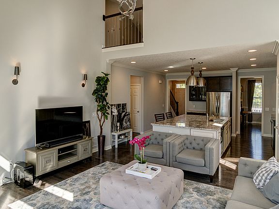 3rd image of 8045 Butterworth Green Dr