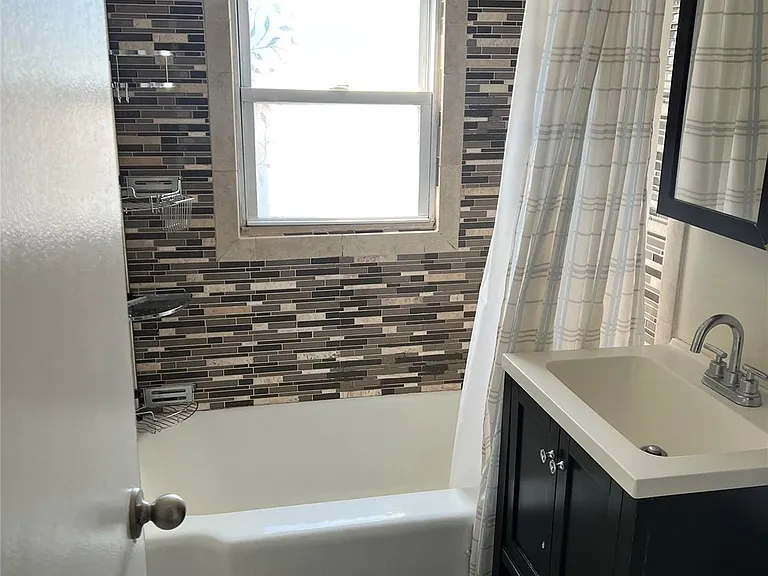 23 Luther Pl — Photo 7