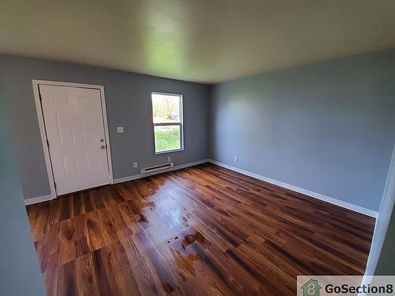 2nd image of 2046 N Lasalle St
