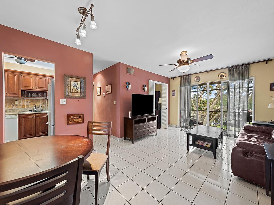 1st image of 2990 NE 16th Avenue #C306