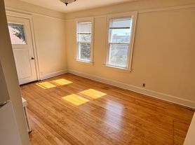 3066 N Pierce St, Milwaukee, WI