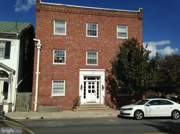 208 W Boscawen St APT 10, Winchester, VA 22601