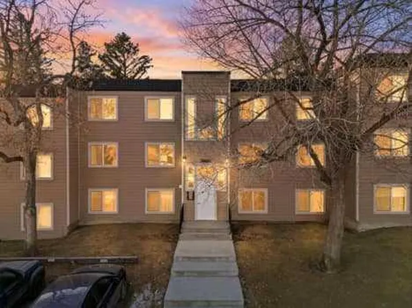 315 W Heritage Dr SE #209, Calgary, AB T2H 1N2