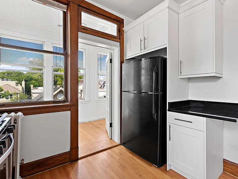 3936 N Marshfield Ave #3 — Photo 2