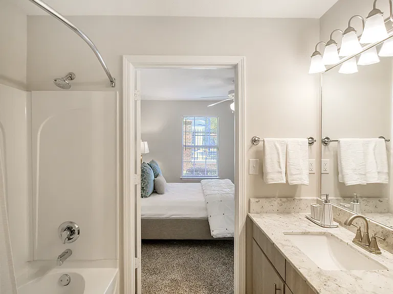 Bridgewater Apartment Homes — Photo 10