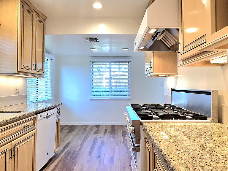 9341 Olive St — Photo 7