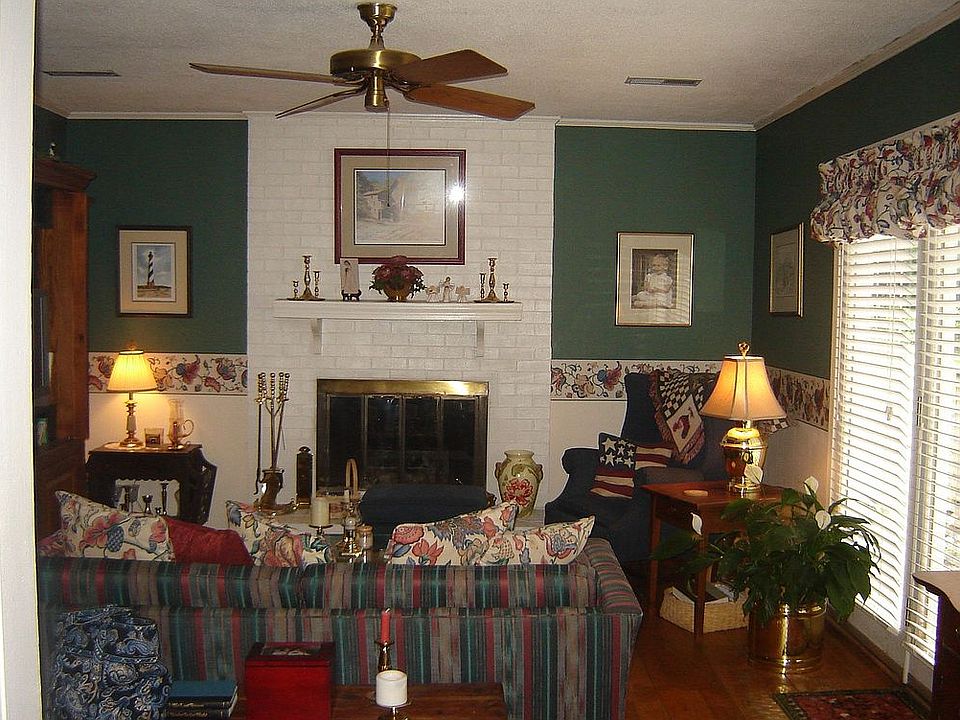 2nd image of 345 Janet Ave