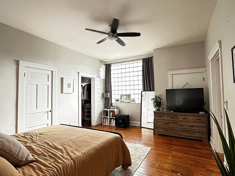 1104 Russell St #1 — Photo 11