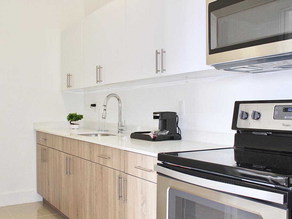 1st image of 971 W Flagler St APT 19