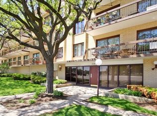 7710 Dempster St UNIT 203, Morton Grove, IL 60053