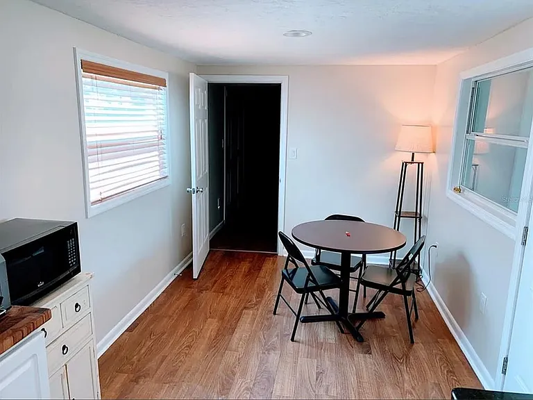 Dining Room adjacent to the kitchen