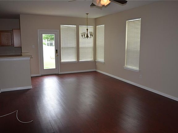 4th image of 9850 Birch Dr