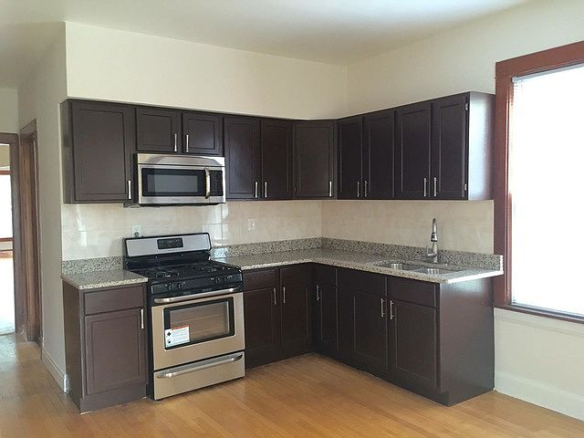 1st image of 4424 N Hamlin Ave #2