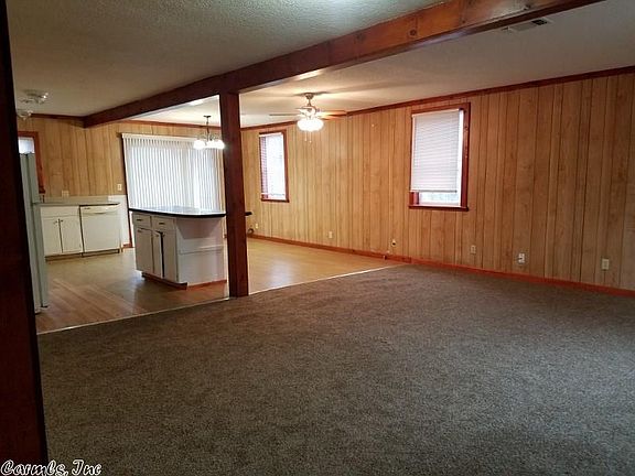 4th image of 692 W Clearwater Dr