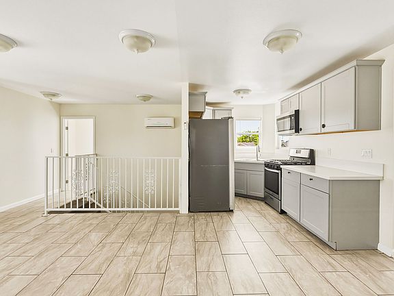 3rd image of 10909 S Burin Ave