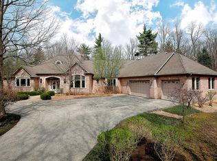 555 Thornmeadow Rd, Riverwoods, IL 60015