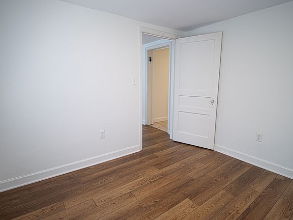 4th image of 314 Ravenel St