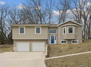 405 Oak St, Decorah, IA 52101