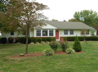 1301 Mill Race Rd, Lyndon, KY 40242