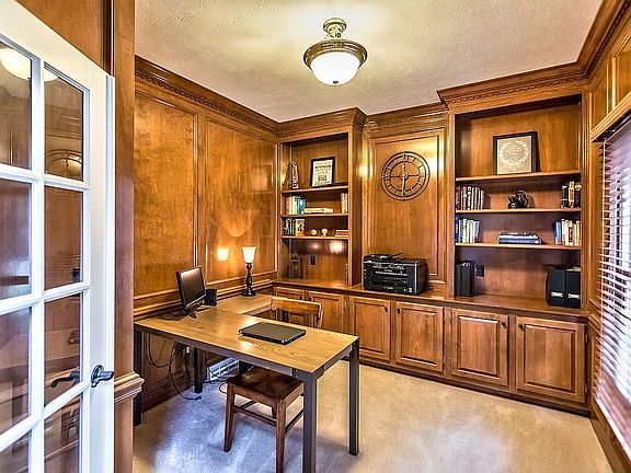 4th image of 149 Oakview Dr
