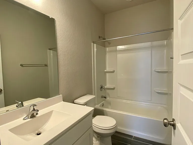 2445 Ayers Dr — Photo 11