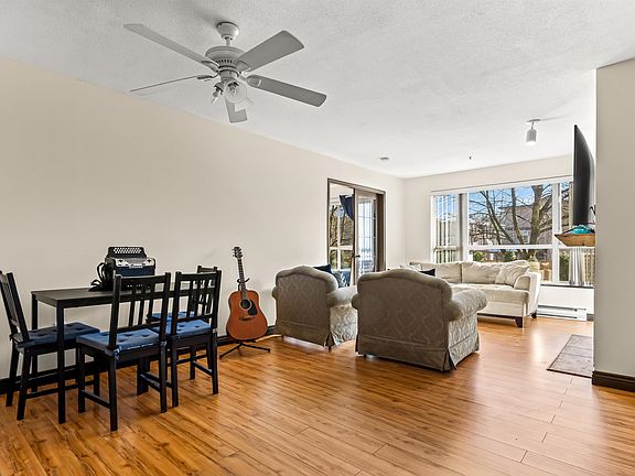 2nd image of 2551 Parkview Ln #122