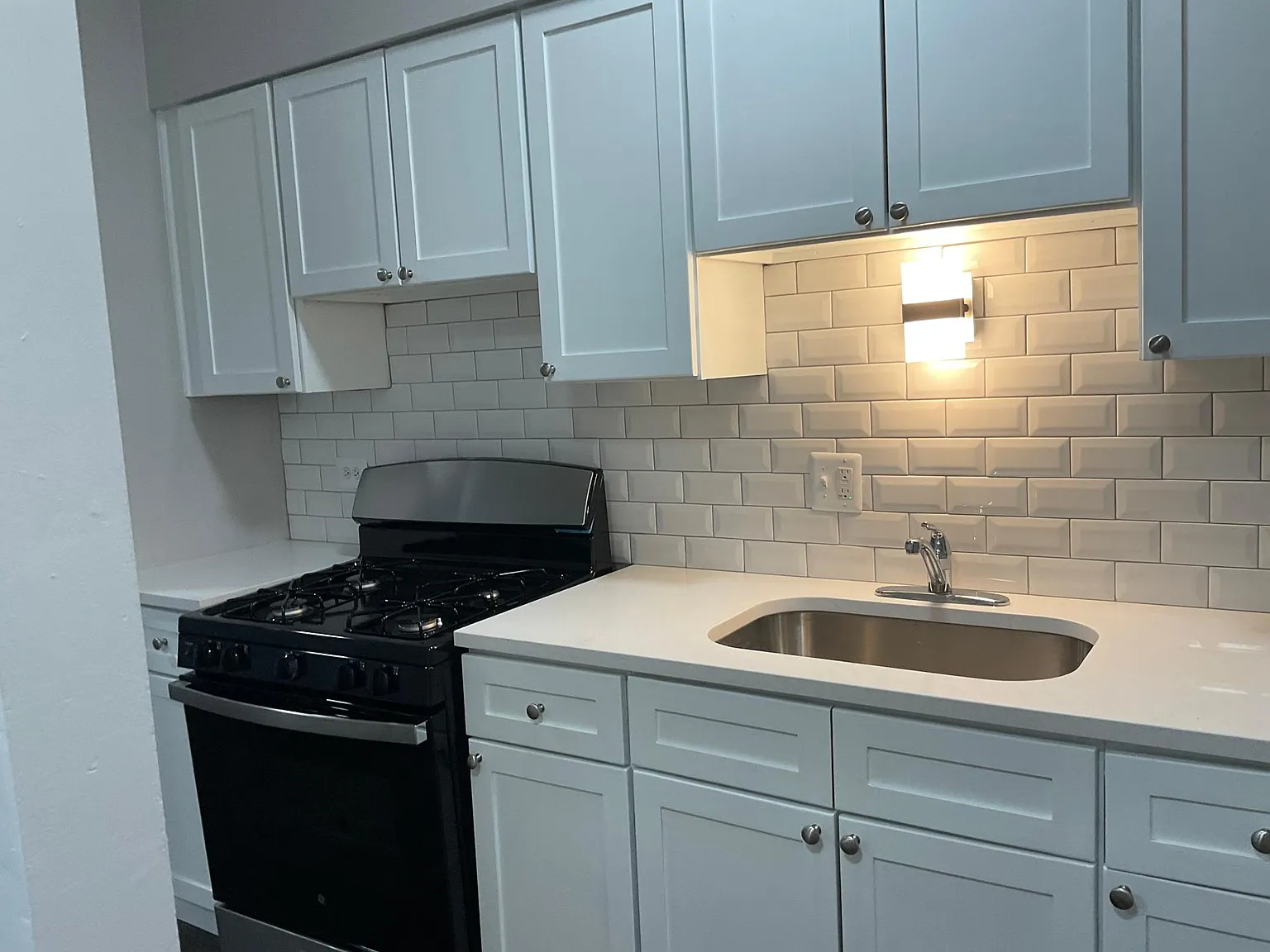 3 bed, $1,600 — Photo 2