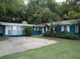 855 Avalon Rd, Lawrence, KS 66044