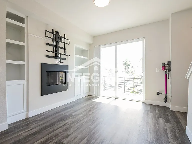 5557 W 10th Ave — Photo 10