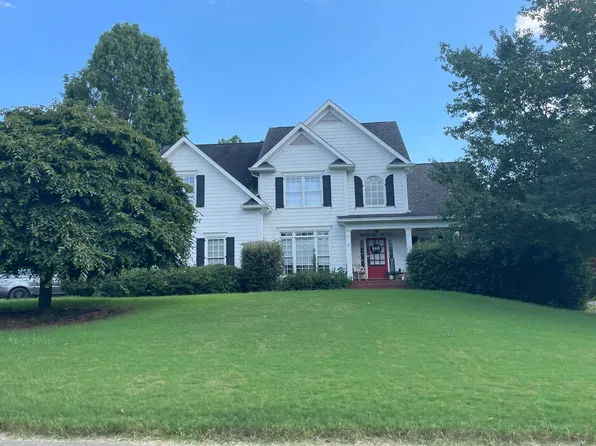 8765 Forest Path Dr, Gainesville, GA 30506