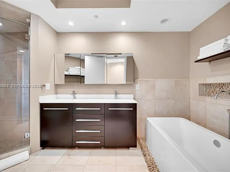 100 S Pointe Dr #801 — Photo 44