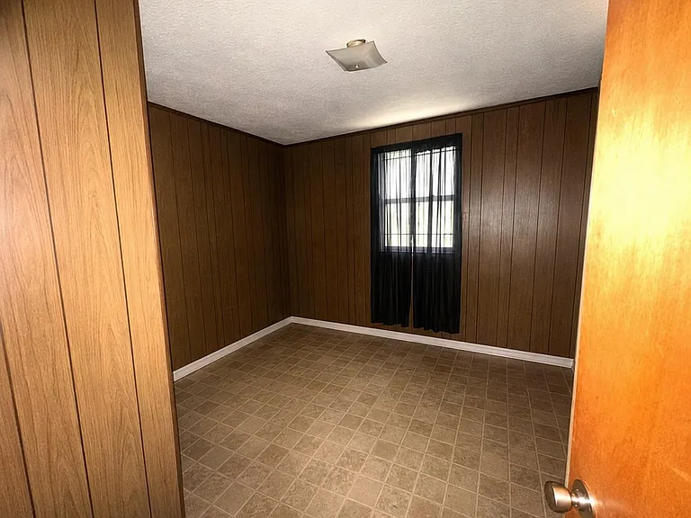 2472 Wylene St — Photo 8