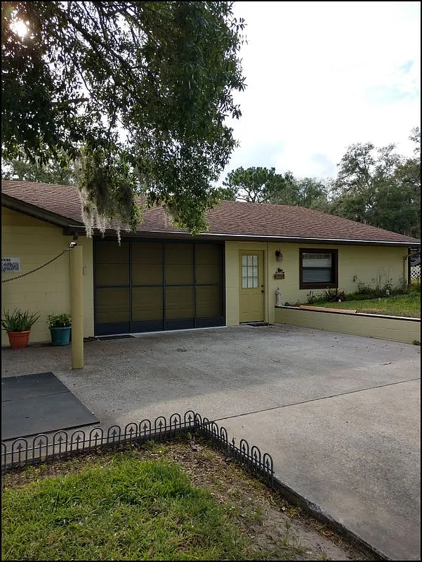 2 bed, 1.0 bath, 1300 sqft, $1,800 — Photo 1