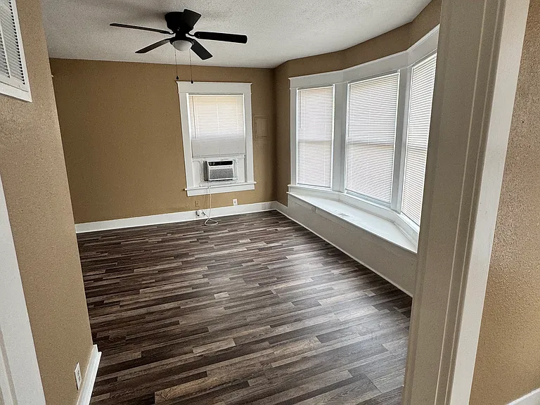912 Eastside Blvd — Photo 3
