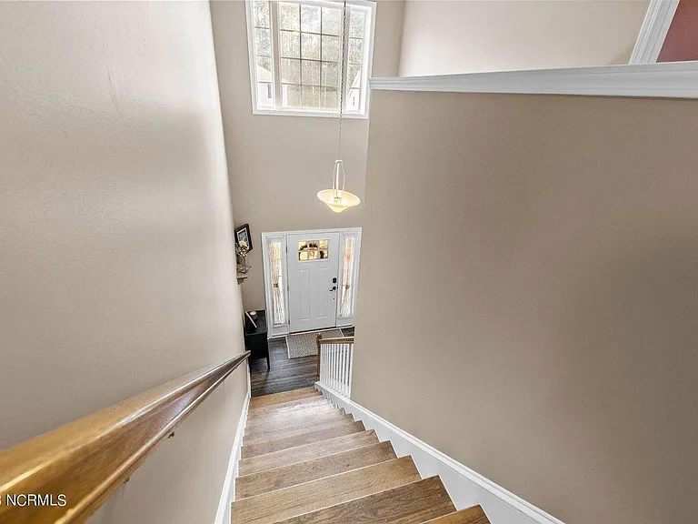 160 Argyll Ave — Photo 28