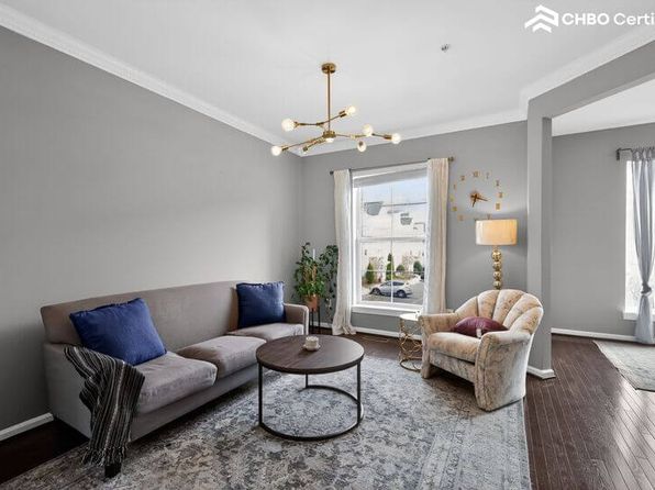 7450 Riding Meadow Way