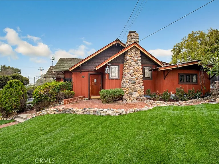 310 Hawthorne Rd — Photo 1