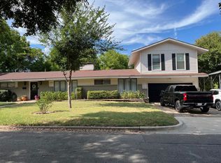 830 Blackburn St, Grand Prairie, TX 75050