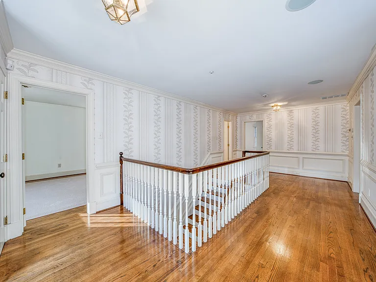 9720 Burnett Dr — Photo 38