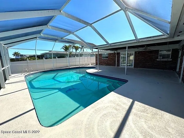 1660 Neptune Dr — Photo 23