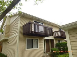 1071 Dover Ct, Vernon Hills, IL 60061