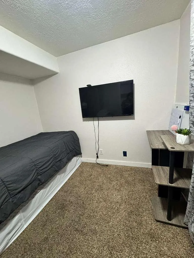 4 bed, 1732 sqft, $550 — Photo 3