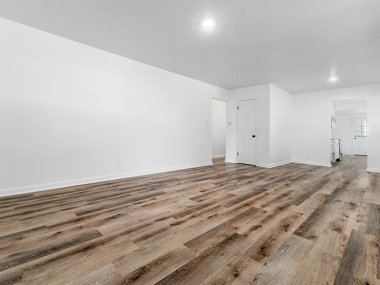 4363 Allen Dr — Photo 9