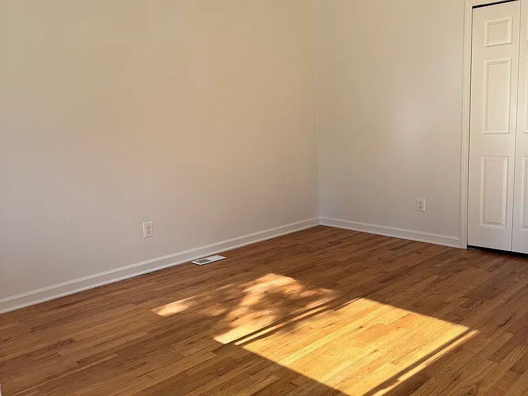 380 Jeffery Ct — Photo 4