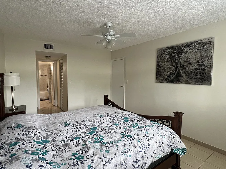 950 Euclid Ave #210 — Photo 11